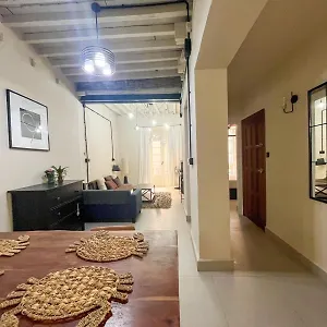 apartamento-plaza-de-la-merced.es-andalucia.com/